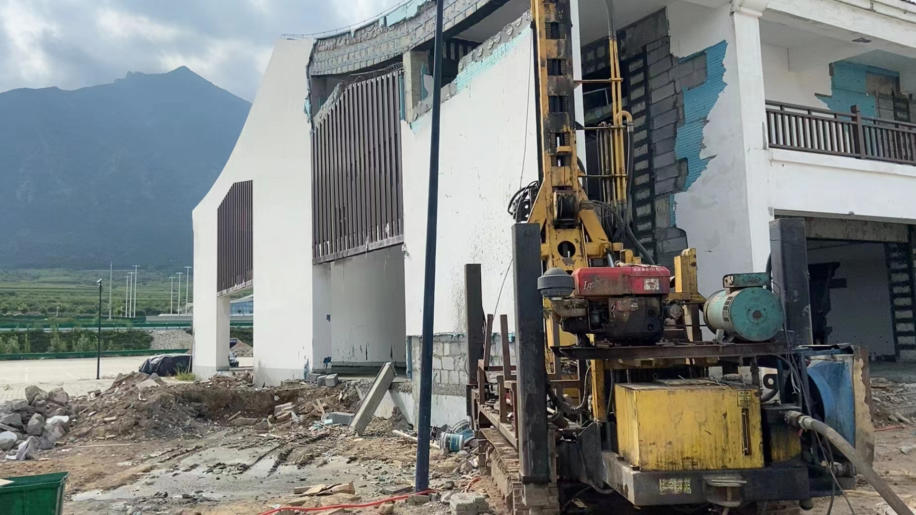 仁寿自建房地基下沉如何加固处理